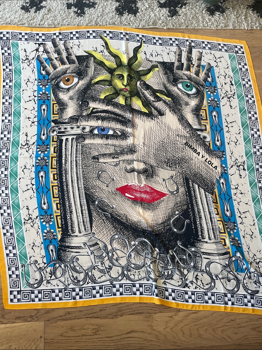 BIMBA y Lola 90x90 VCs scarf